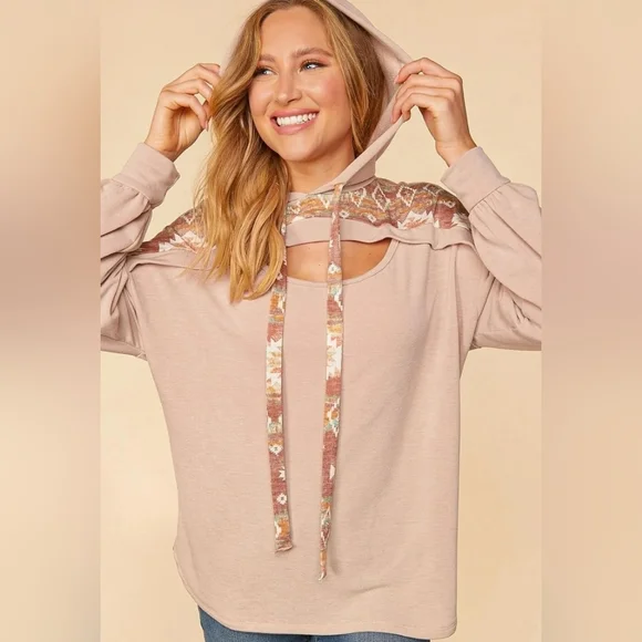 Loose Fit Peekaboo Cutout Hoodie - Picture 2 of 3